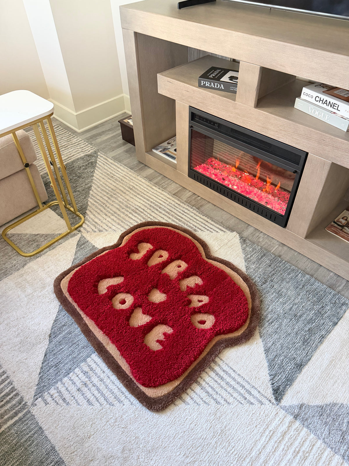 Spread Love Rug – Jelly Toast